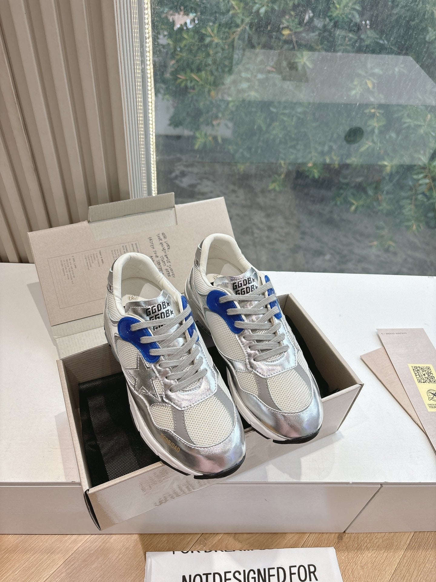 DAD-STAR SNEAKERS IN WHITE MESH SILVER CALFSKIN BLUE EYELETS