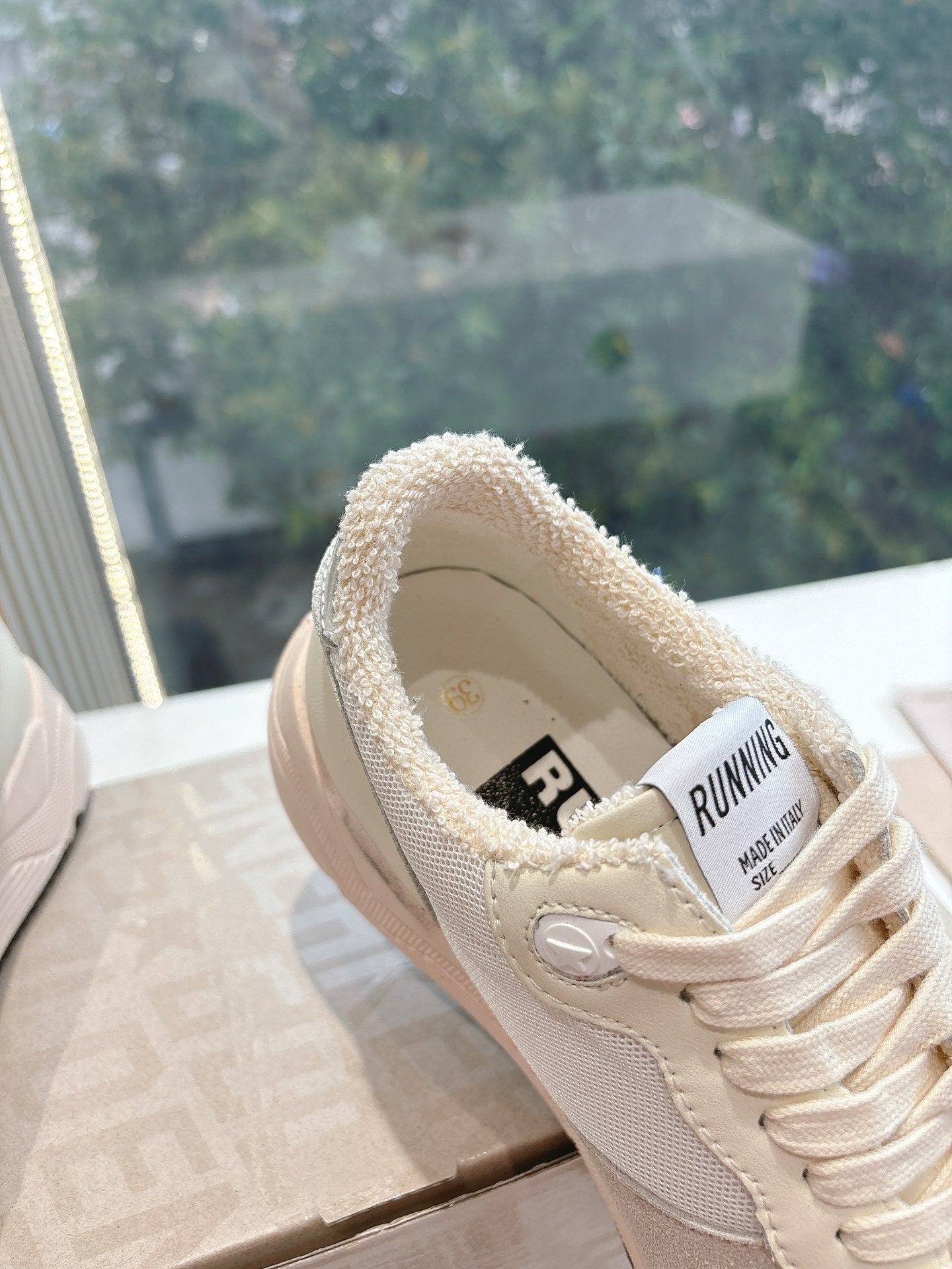 RUNNING SOLE SNEAKERS IN WHITE MESH, BEIGE SUEDE AND CALFSKIN WITH BLUE STAR