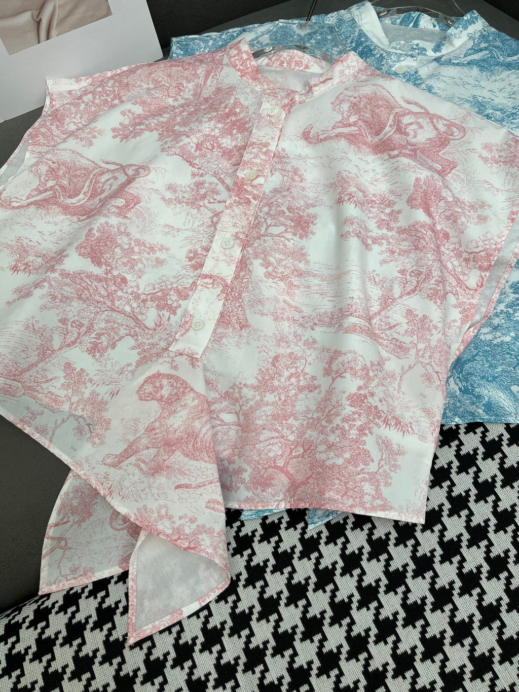 DIO SLEEVELESS SHIRT 25S IN POLYESTER 266650