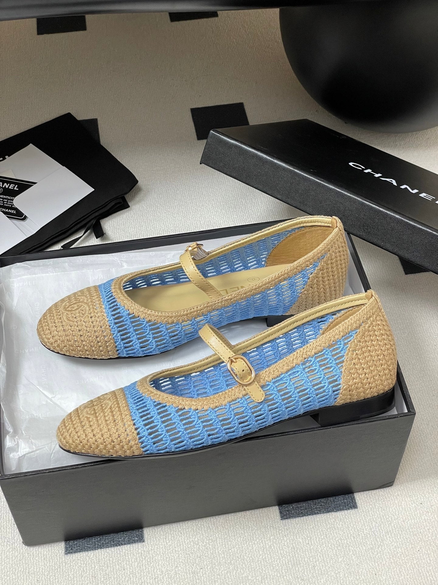 BALLET MARY JANE 10MM IN NATURAL BEIGE AND BLUE RAFFIA