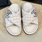 Women's slippers with two crossed straps sheepskins white cream