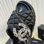Women's slippers with two crossed straps sheepskins black