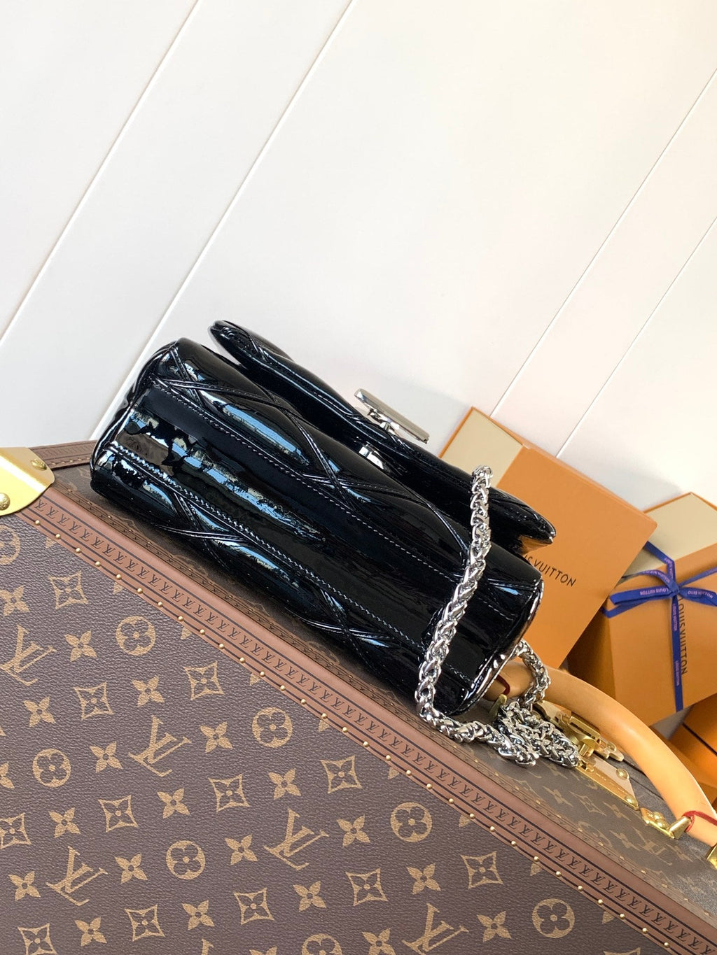 LV GO-14 MM 23cm Black Patent Leather Metal HW