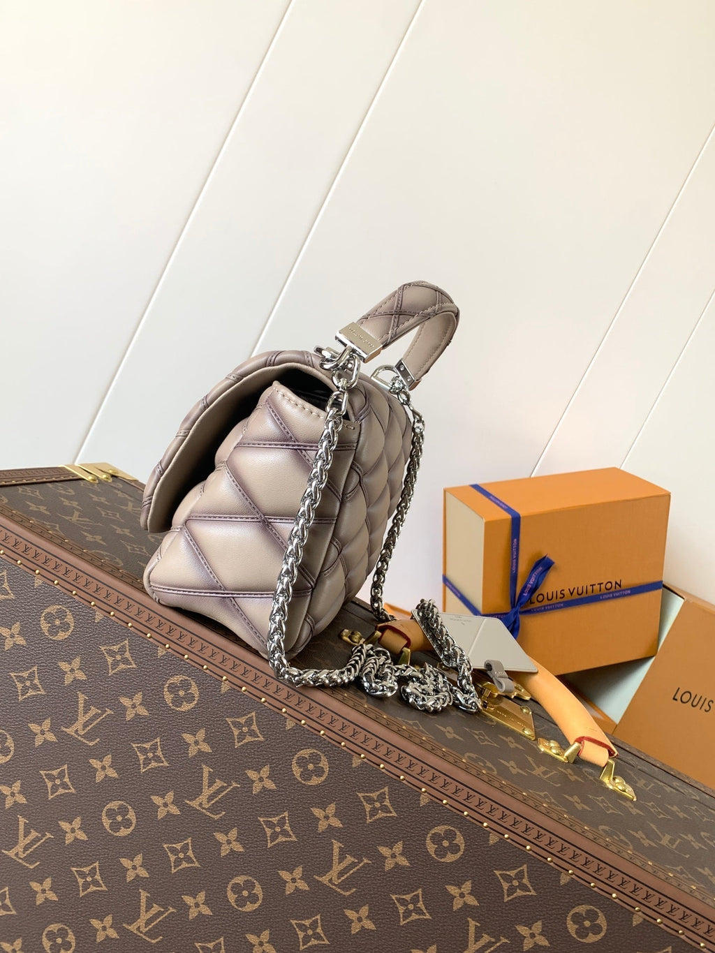 LV GO-14 MM 23cm Taupe Gray Lambskin Metal HW