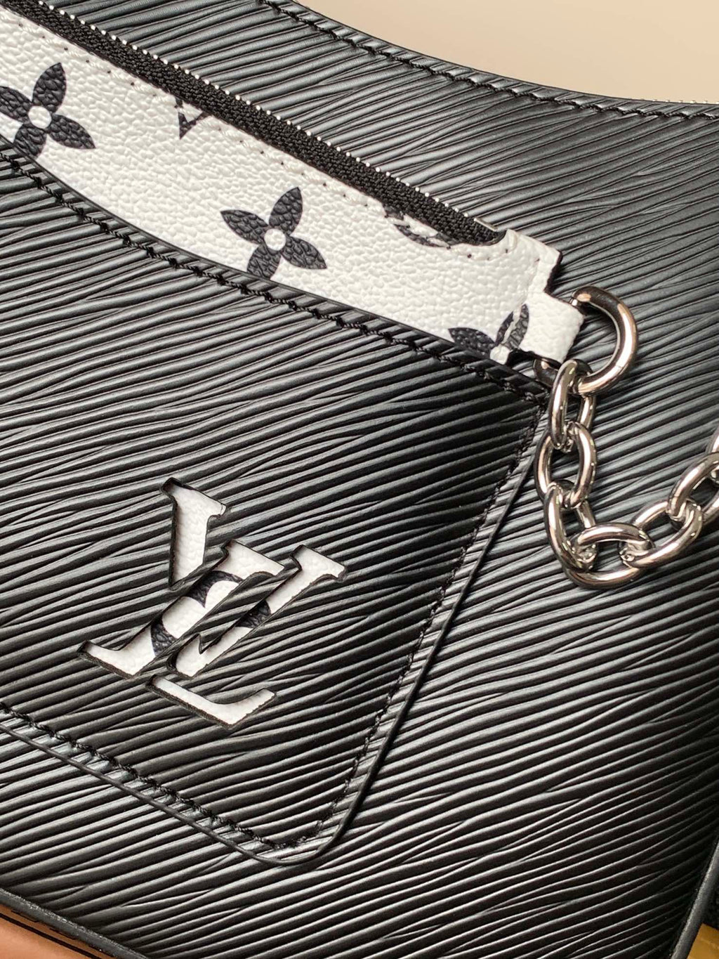 LV Hopscotch Bag 25cm Black Grained Epi Cowhide Sliver HW
