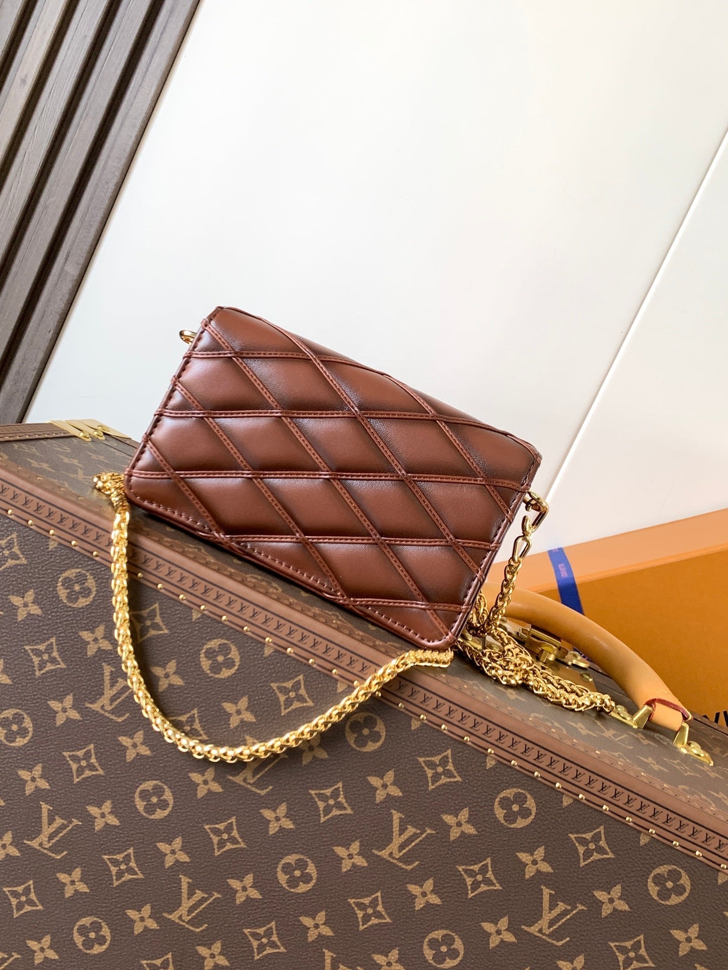 LV WOC Go-14 20cm Brown Sheepskin GHW