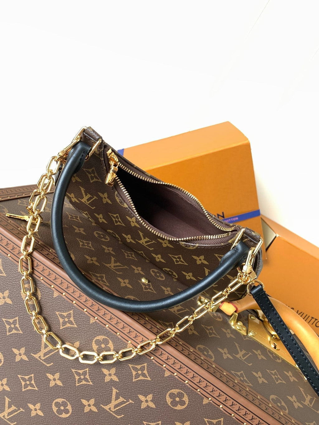 LV Catchy PM 24cm Brown Monogram Canvas & Cowhide