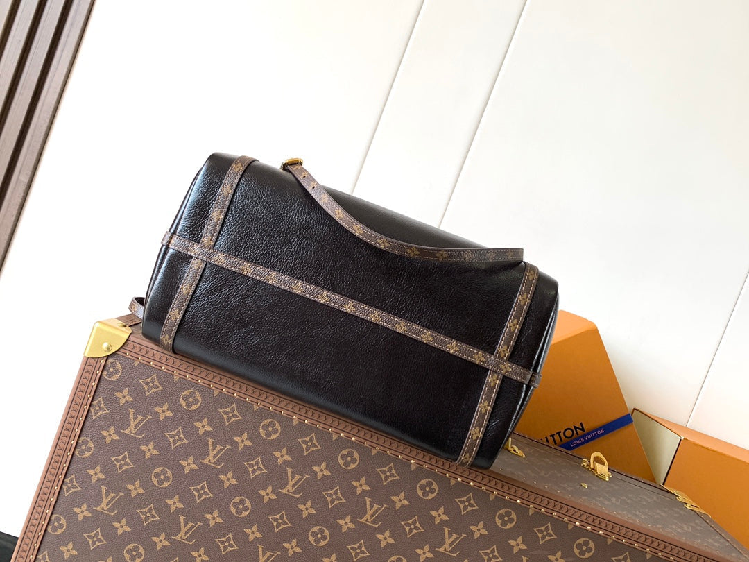 LV M26039 Express PM Handbag 26cm Black Cowhide GHW