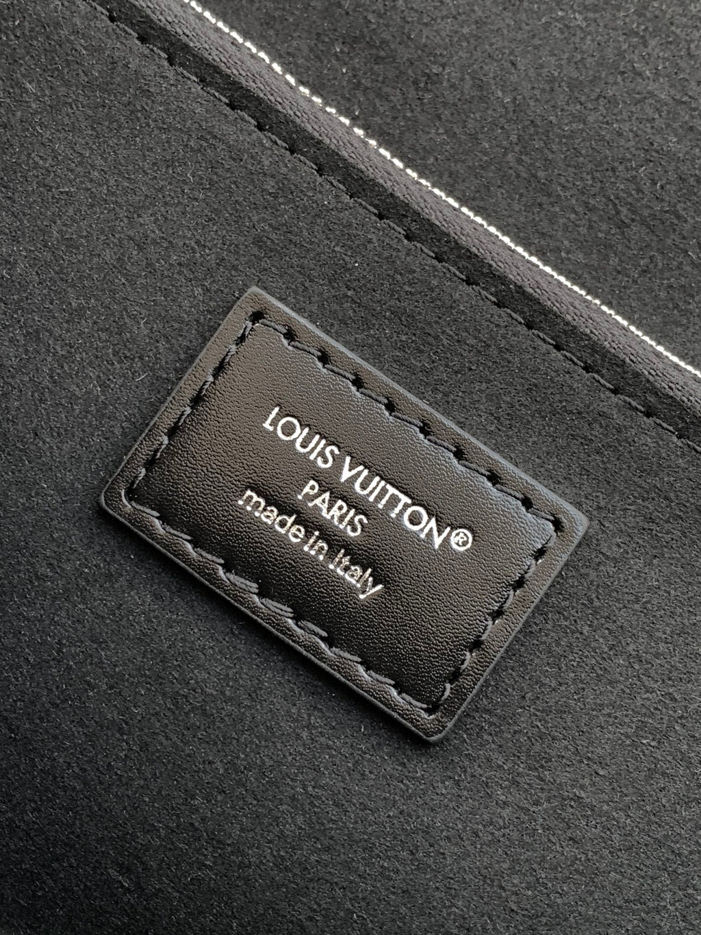 LV M28137 Trunkie Black Calfskin