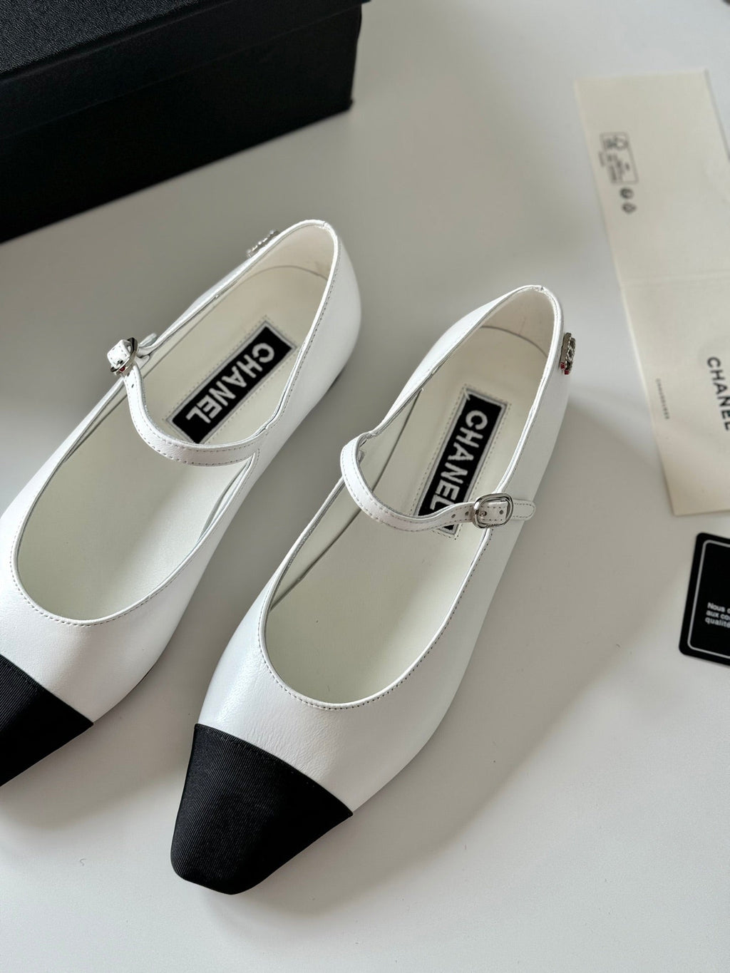 MARY JANE WHITE MIX BLACK CALFSKIN