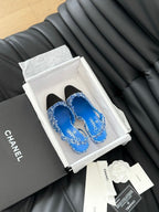 HIGH SLINGBACK IN COBALT BLUE TWEED AND BLACK LAMBSKIN