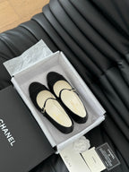 CC MARY JANE SHOES IN BLACK LAMBSKIN WITH GOLD HARDWARE