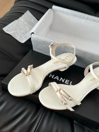 MID-HEEL 35 MM SANDAL IN WHITE SHEEPSKIN