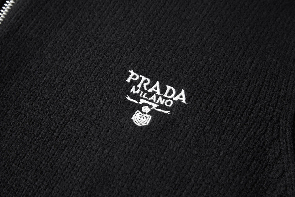 PRADA ZIP-UP KNIT CARDIGAN STYLE 142