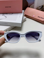 LOGO CAT EYE SUNGLASSES 513007 IN WHITE ACETATE WAVY FRAME