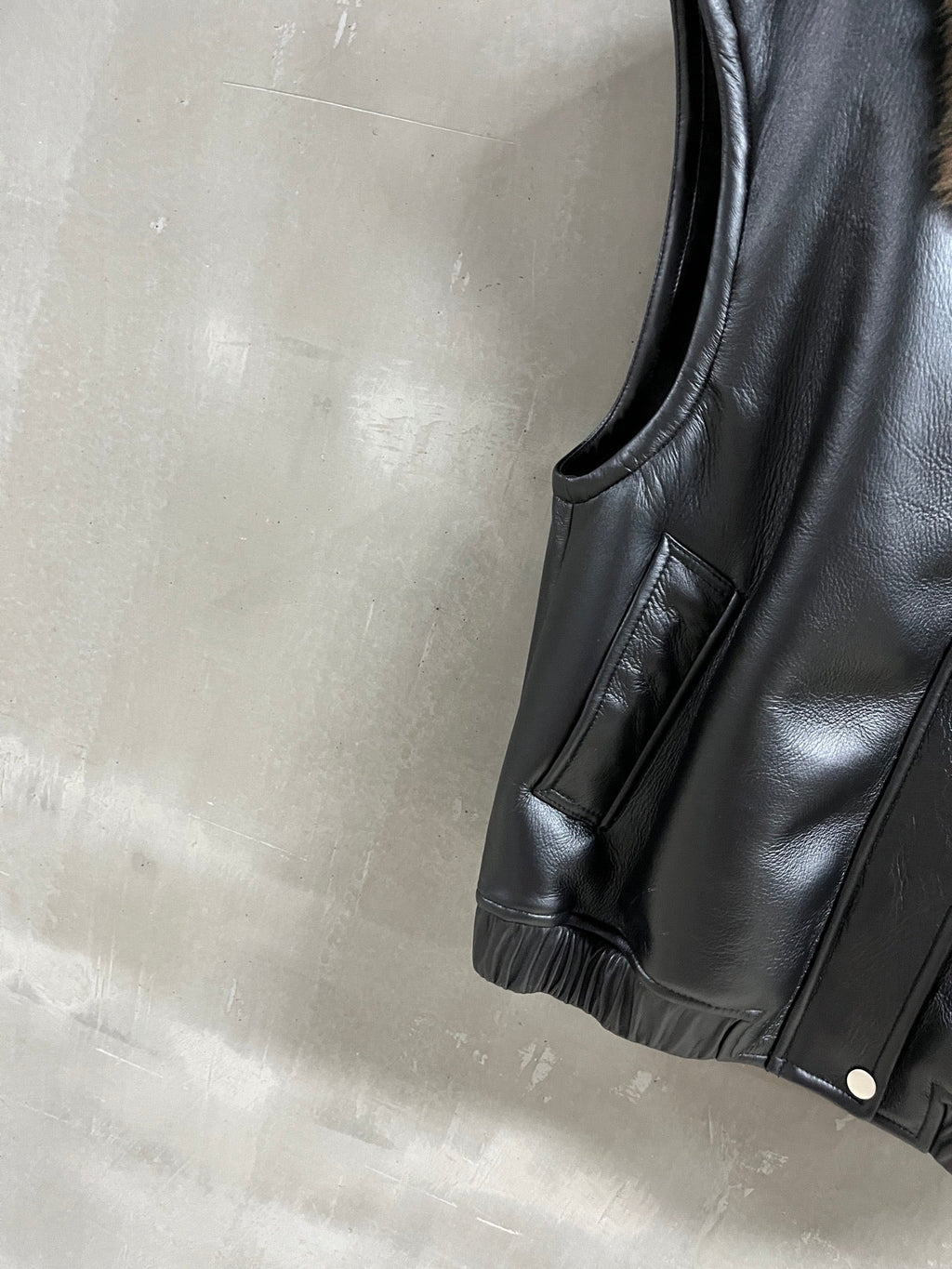YSL 25S LEATHER VEST STYLE 144