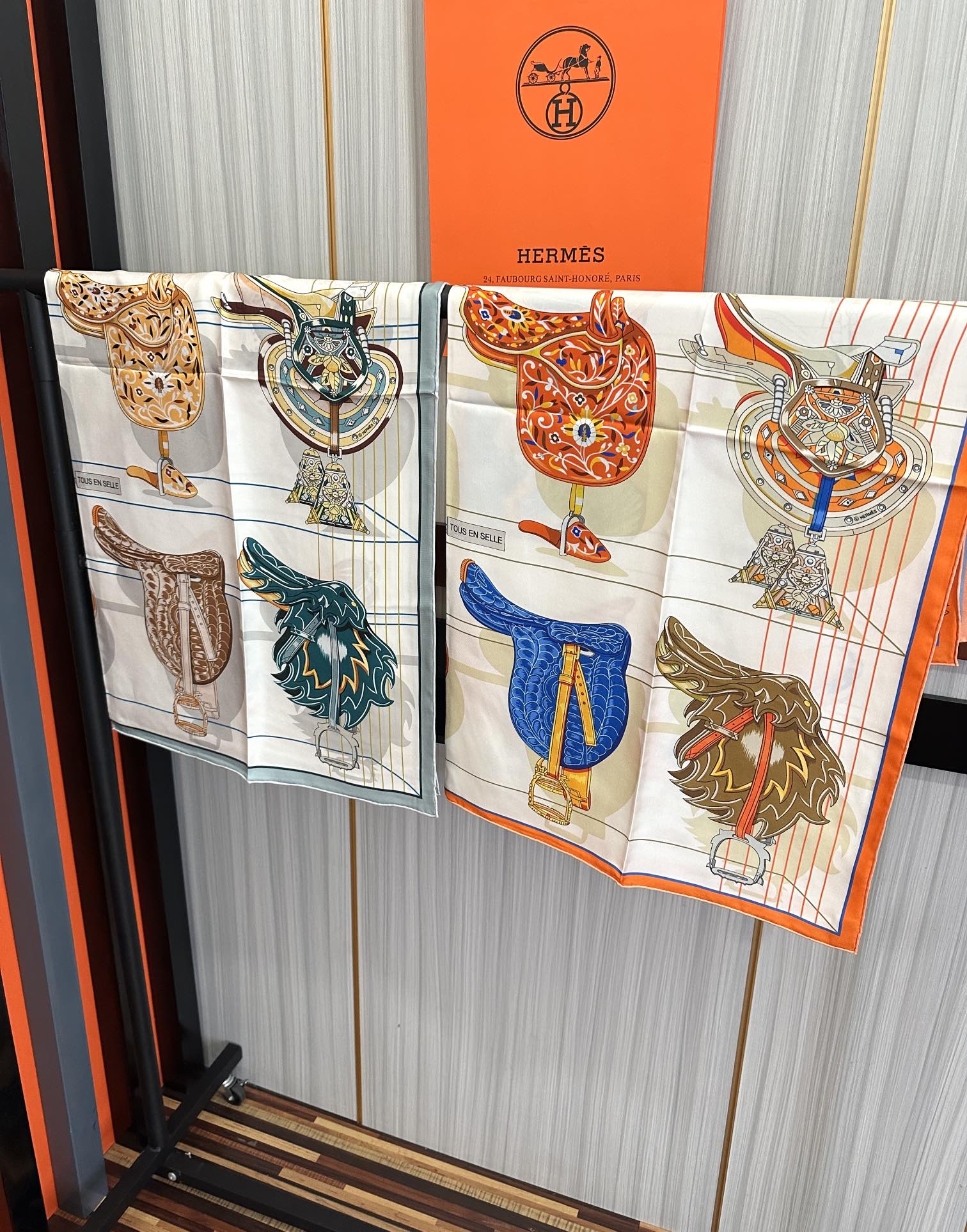 HERMES 25S SCARF 90 IN SILK 002