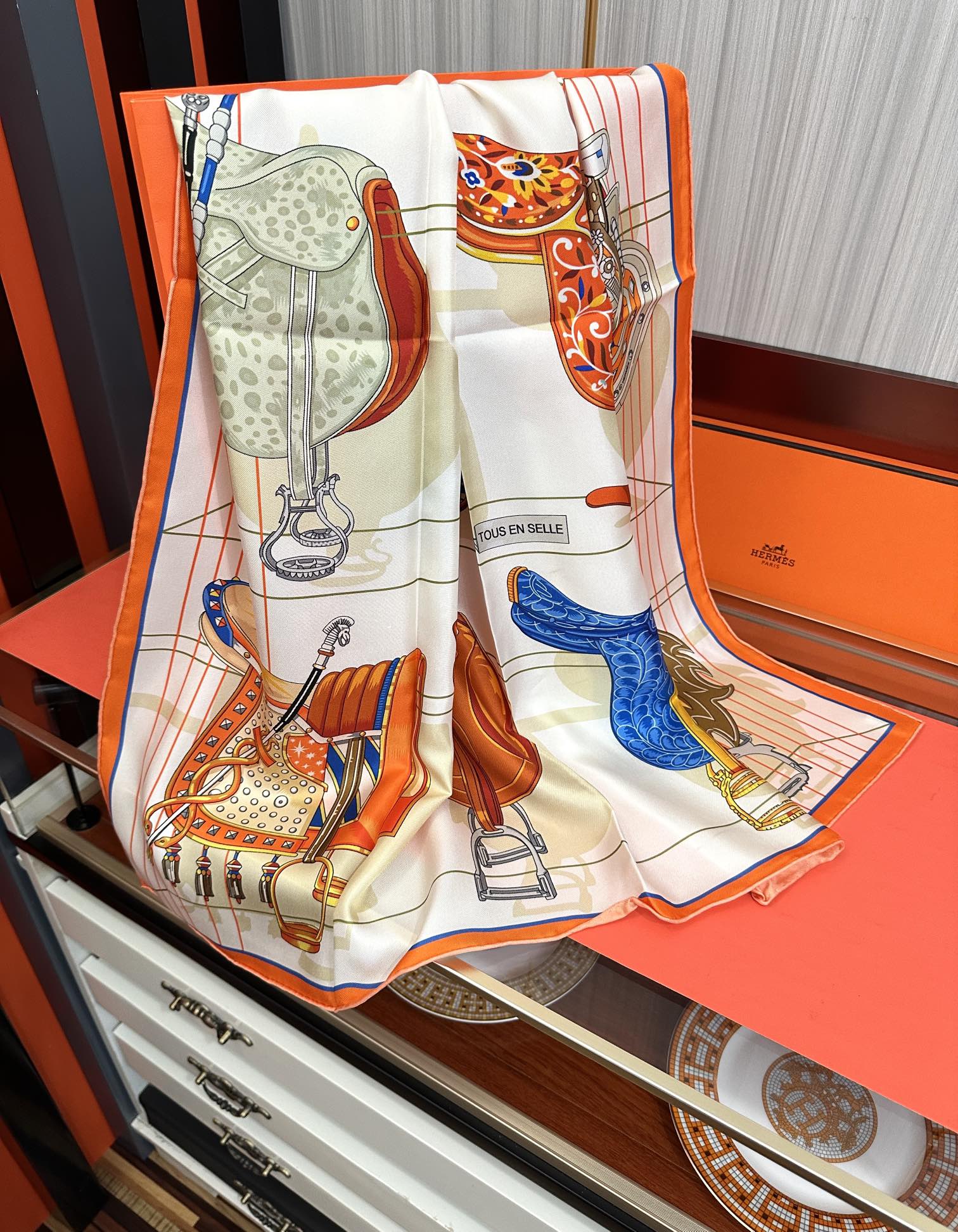 HERMES 25S SCARF 90 IN SILK 002