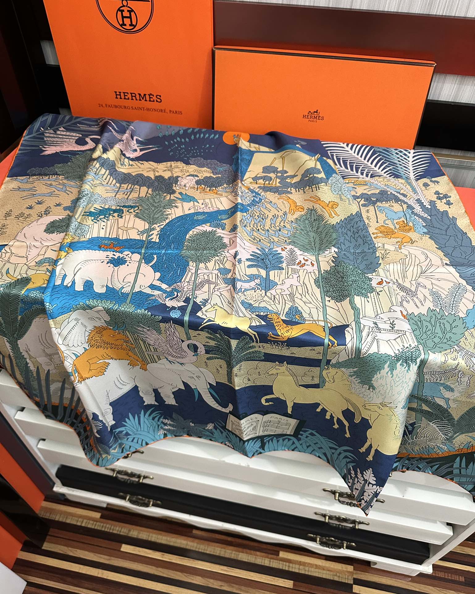 HERMES 25S SCARF 90 IN SILK 727407