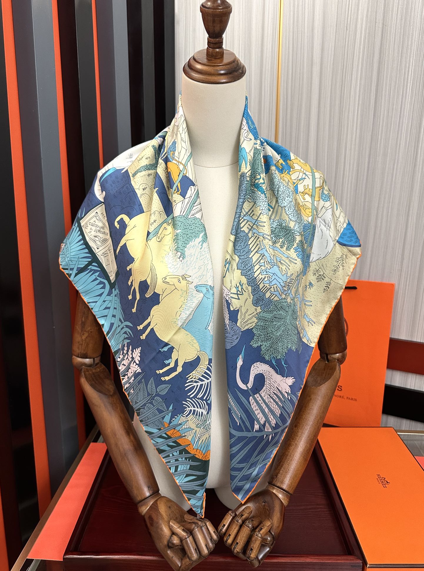 HERMES 25S SCARF 90 IN SILK 727407