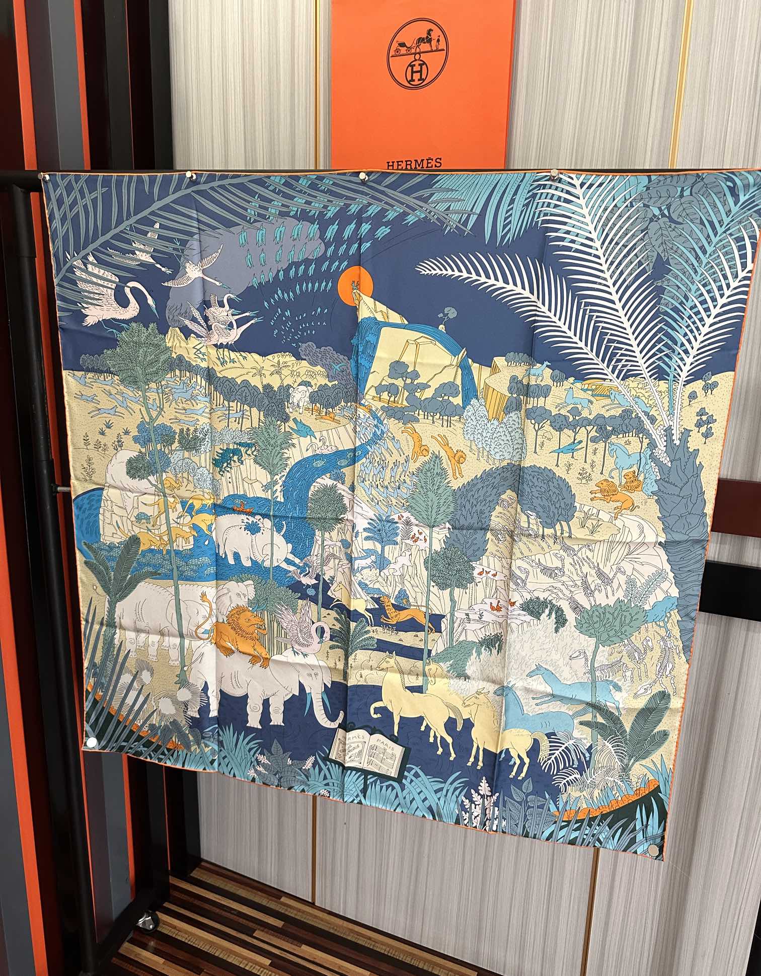 HERMES 25S SCARF 90 IN SILK 727407