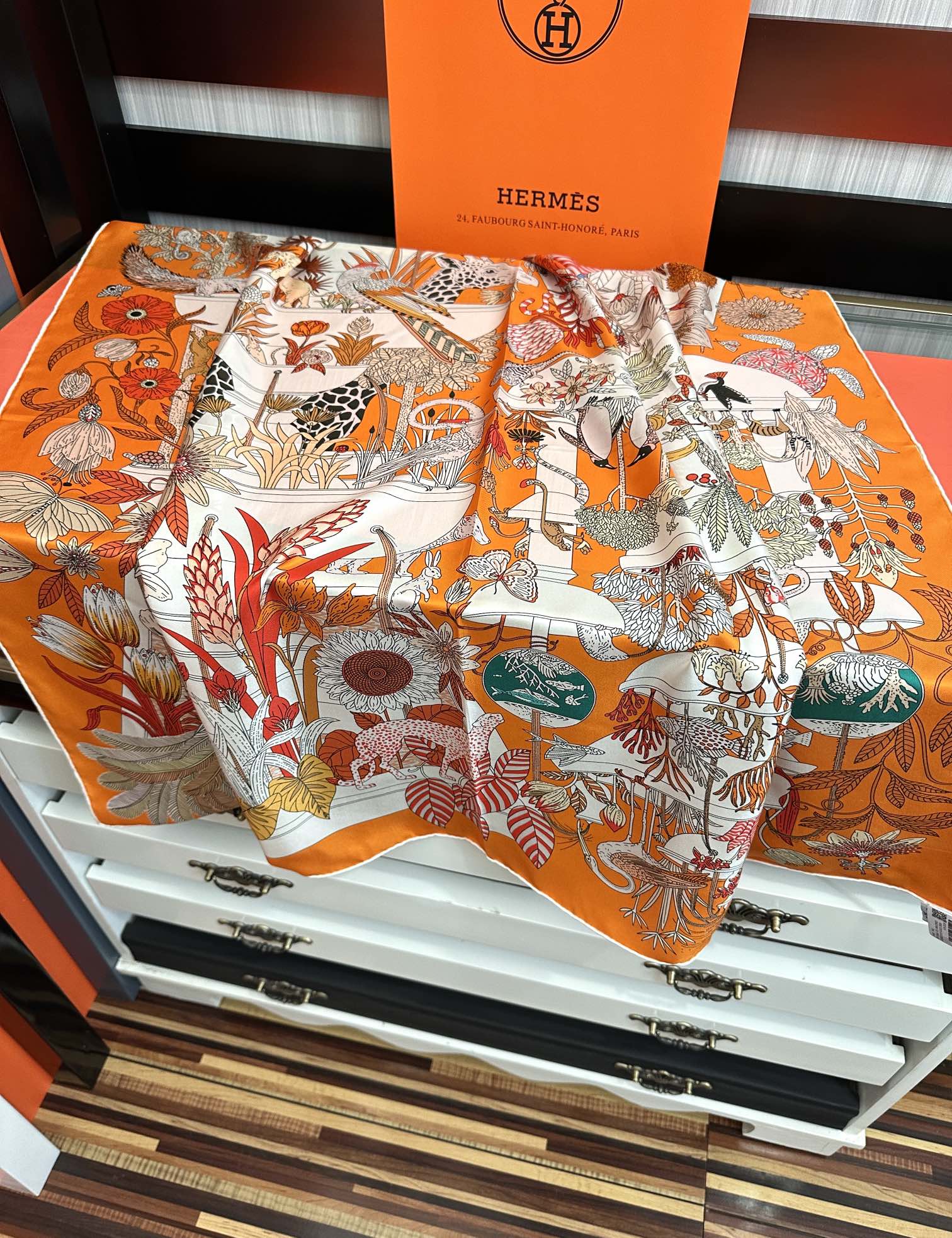 HERMES 25S SCARF 90 IN SILK 735740