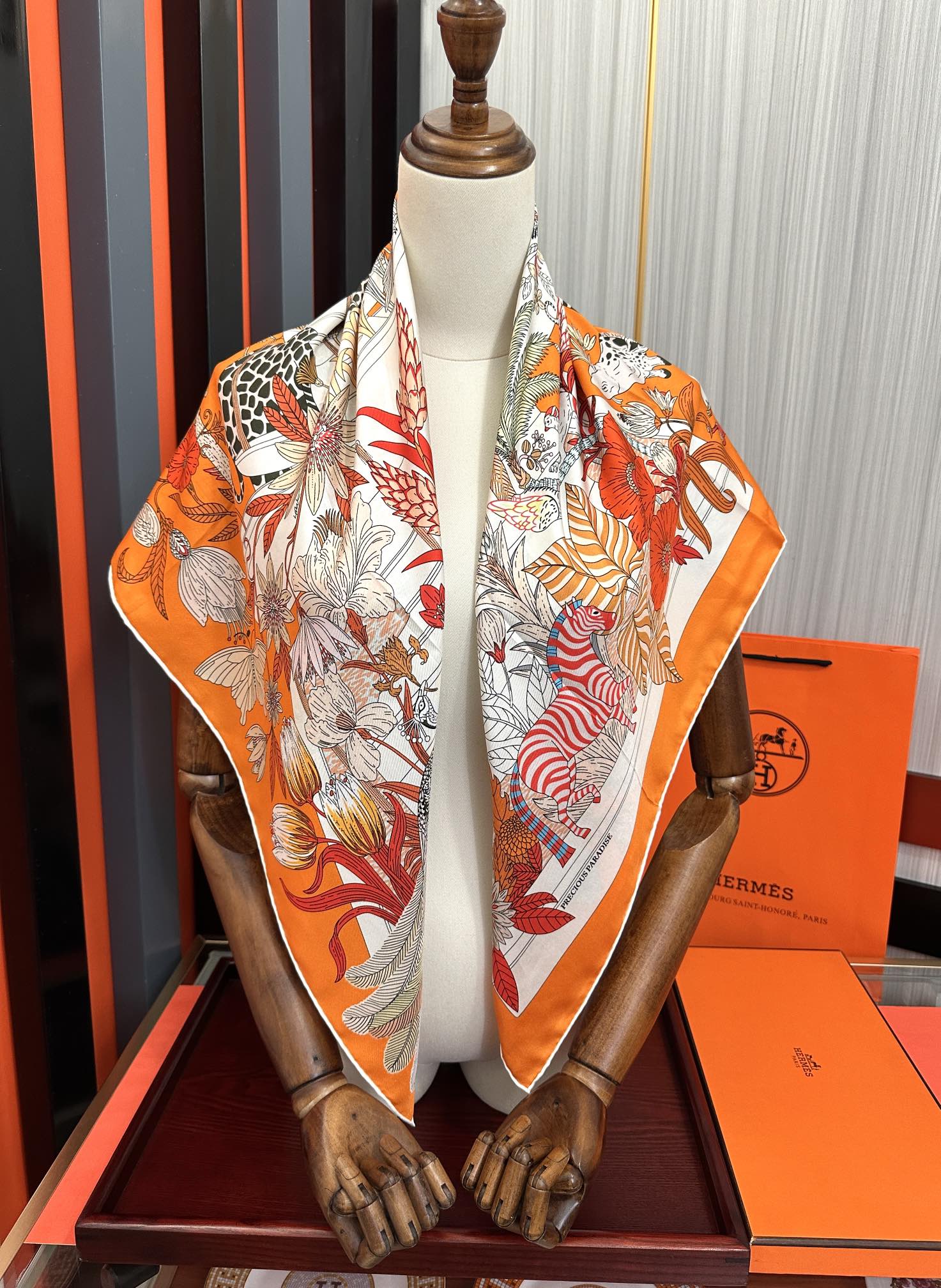 HERMES 25S SCARF 90 IN SILK 735740