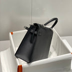 KELLY 32CM IN NOIR EPSOM CALFSKIN PALLADIUM HARDWARE