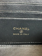 SMALL VANITY CASE 17 WITH HANDLE IN BLACK CALFSKIN GOLD METAL CHAIN