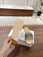 DWAY SLIDES IN BEIGE AND NAVY BLUE TECHNICAL FABRIC