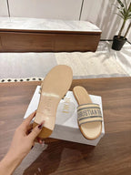 DWAY SLIDES IN BEIGE AND GRAY TECHNICAL FABRIC