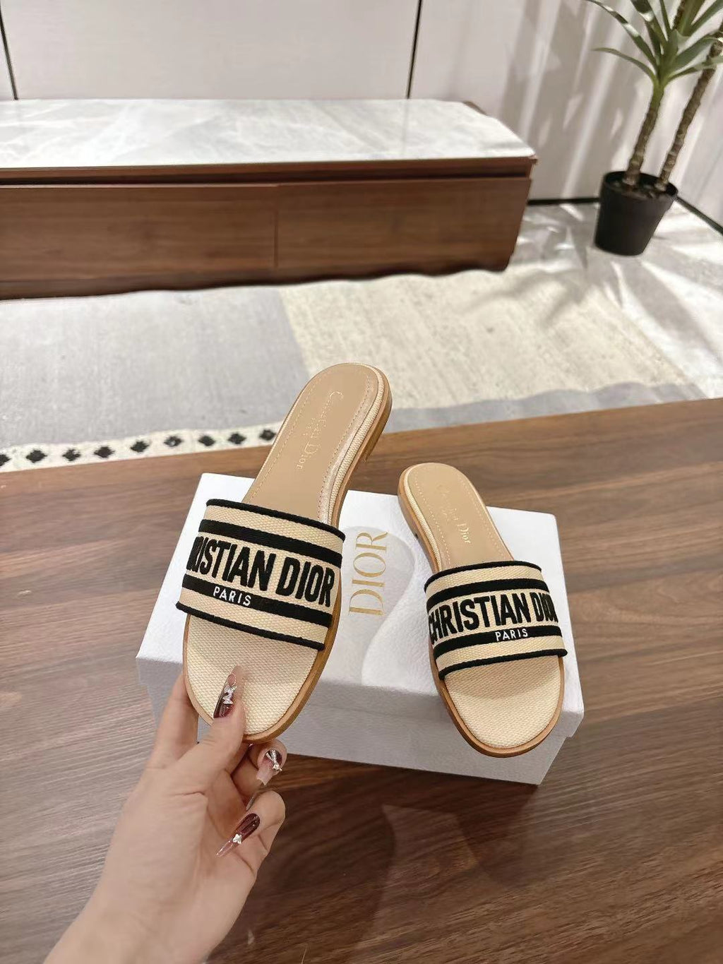 DWAY SLIDES IN BEIGE AND BLACK TECHNICAL FABRIC