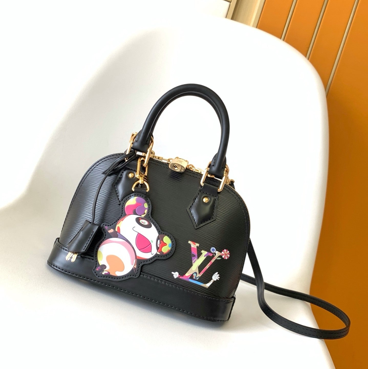 LVxTM Alma BB Handbag 18cm Black Epi Cowhide Metal GHW