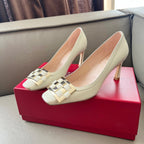 TROMPETTE BALLERINAS PUMPS IN OFF WHITE SHINY CALFSKIN GOLD BUCKLE