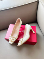 TROMPETTE BALLERINAS PUMPS IN OFF WHITE SHINY CALFSKIN GOLD BUCKLE
