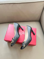TROMPETTE BALLERINAS PUMPS IN BLACK SHINY CALFSKIN GOLD BUCKLE
