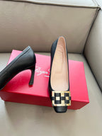 TROMPETTE BALLERINAS PUMPS IN BLACK SHINY CALFSKIN GOLD BUCKLE