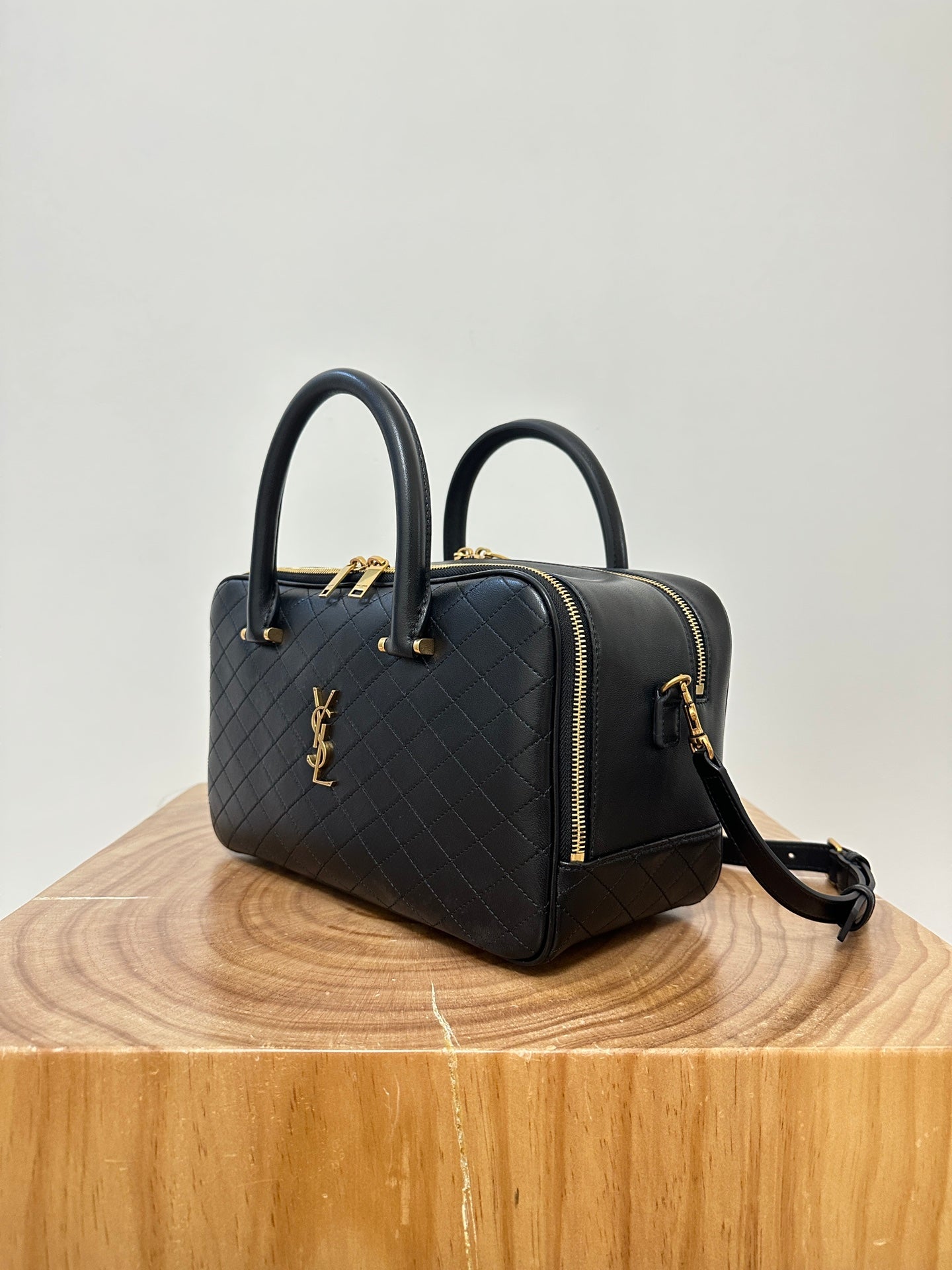 LIYA 31 BLACK CALFSKIN  TRAVEL BAG