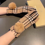 GLOVES IN CAMEL BEIGE AND BLACK WOOL WITH RABBIT FUR 448246