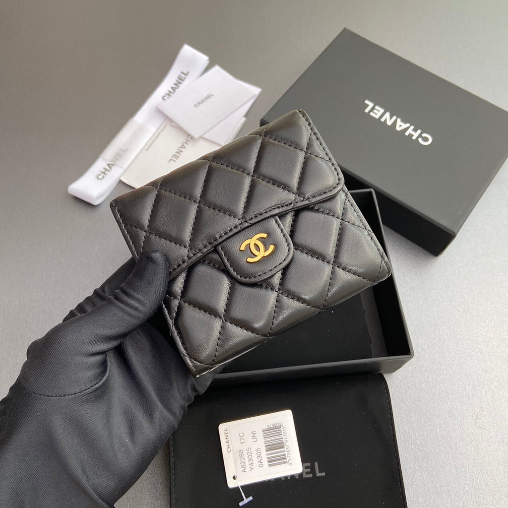 CC 82288 Classic Flap Wallet Black Sheepskin GHW 229876