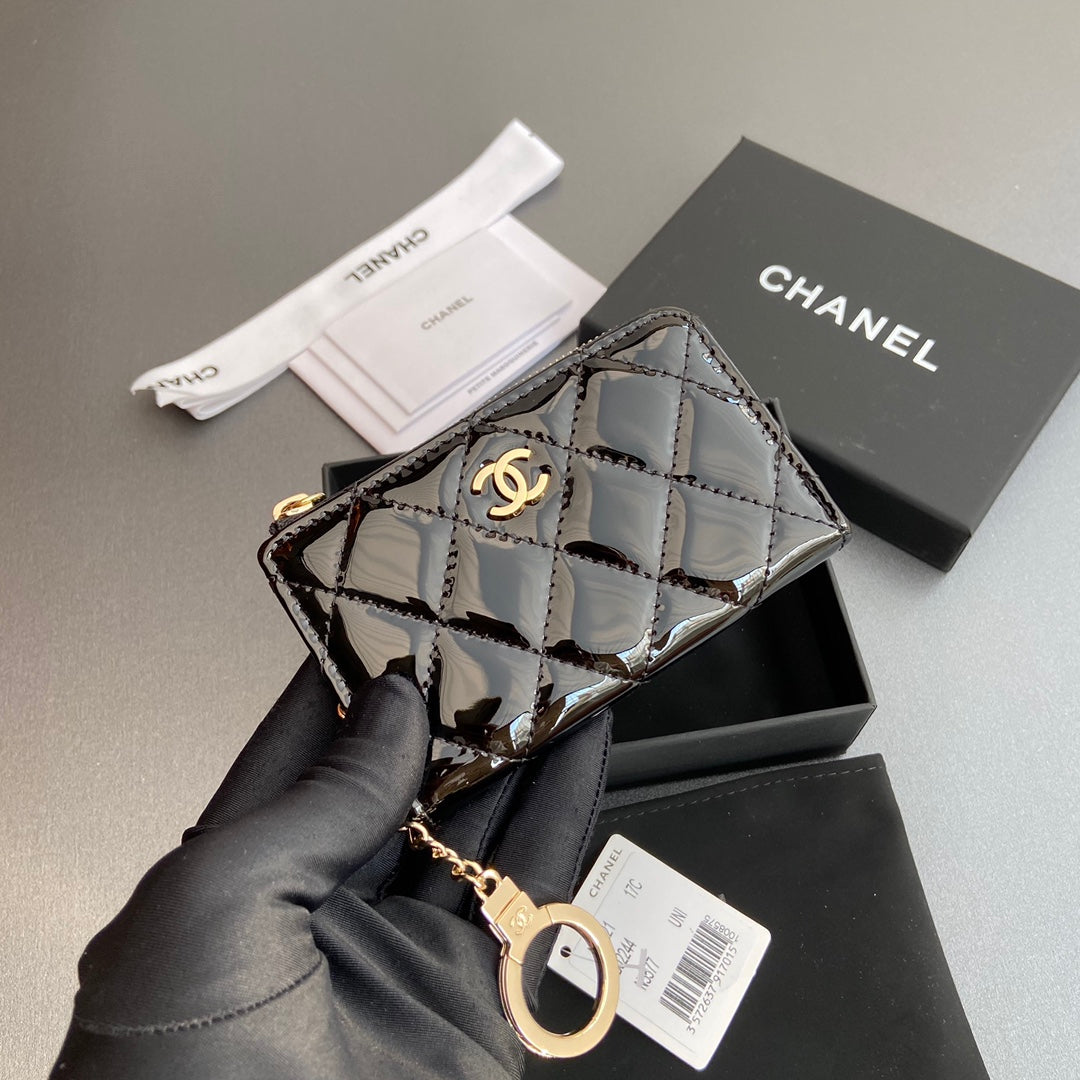 CC Hook & Chain Zipper Card Holder Black Patent GHW 234741