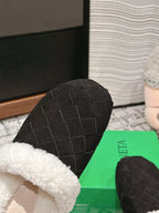 REGGIE SLIPPER IN BLACK SUEDE AND SHEARLING LINING