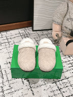 REGGIE SLIPPER IN BEIGE SUEDE AND SHEARLING LINING