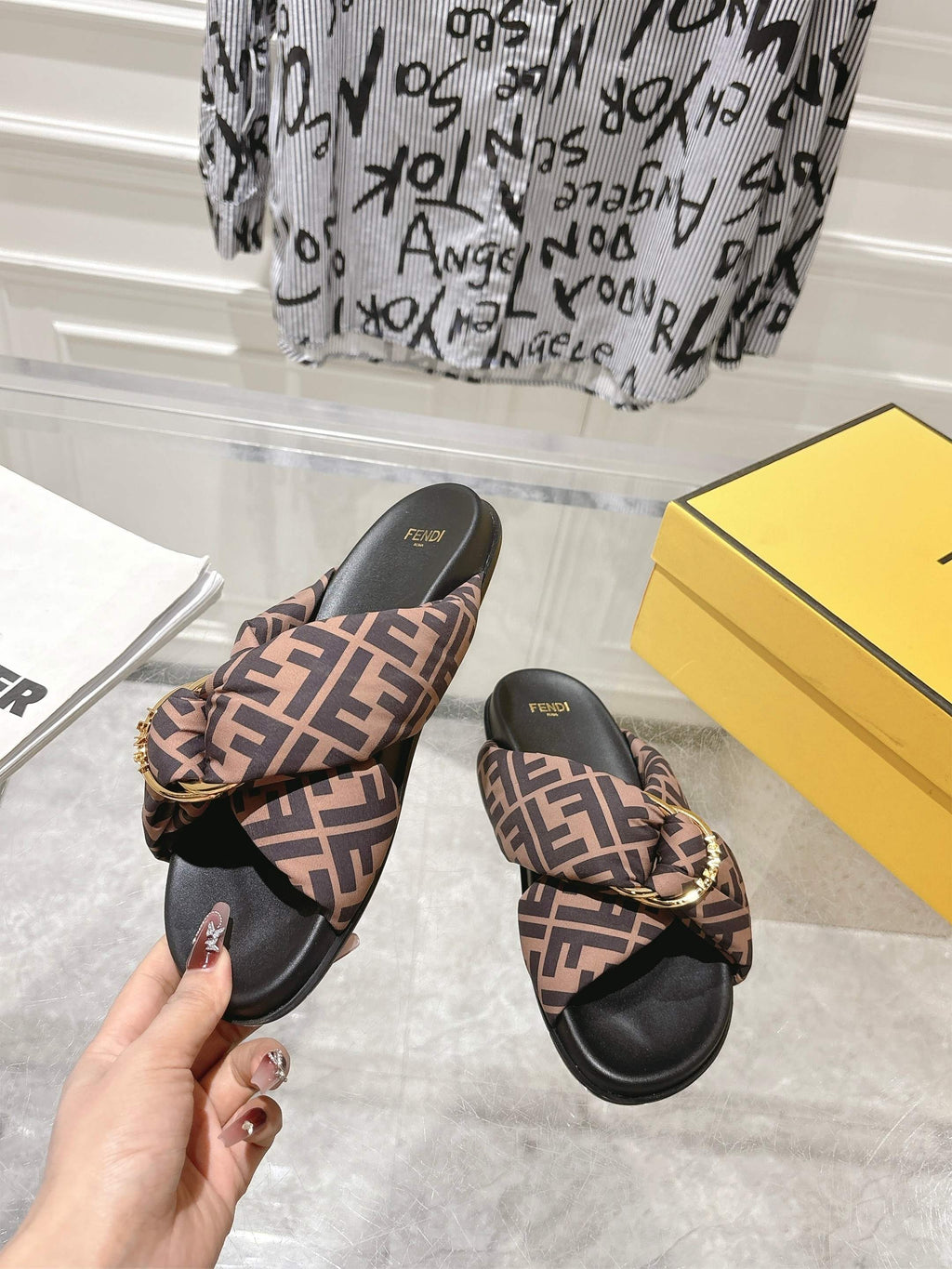 FF KNOT SLIDE SANDALS IN BROWN FABRIC