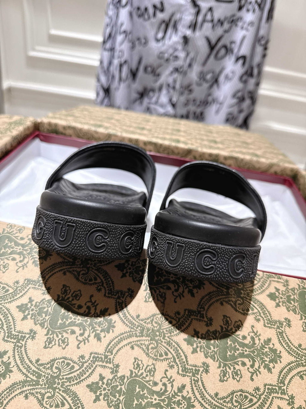 SANDALS 25S IN BLACK AND WHITE MIX RED LAMBSKIN EMBOSSED LOGO STYLE 3