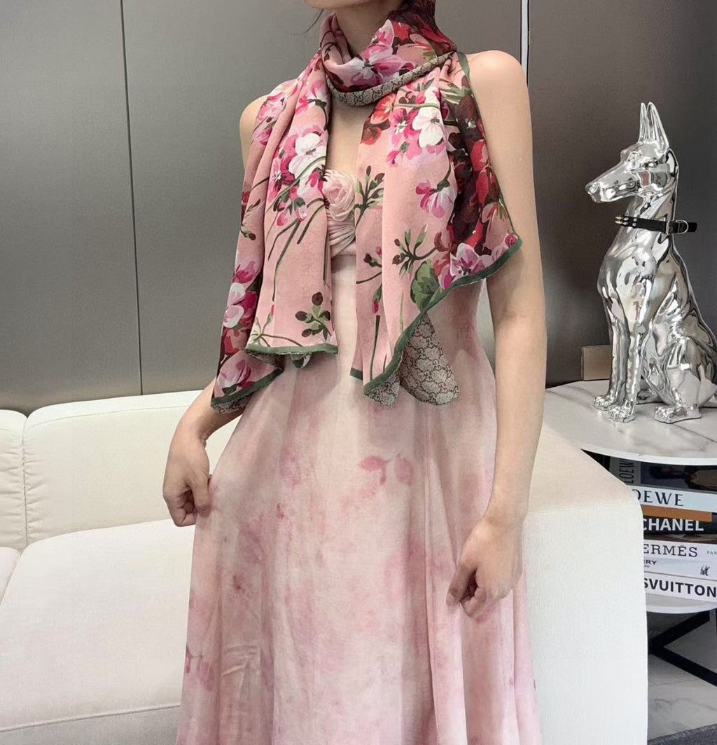 GUCCI 25S SCARF 180 IN SILK 655933