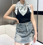 CHANEL 25S SCARF 90 IN SILK 711321
