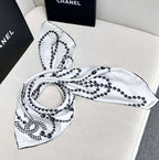 CHANEL 25S SCARF 90 IN SILK 711321