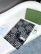 GUCCI 25S SCARF 220 IN CASHMERE 732134