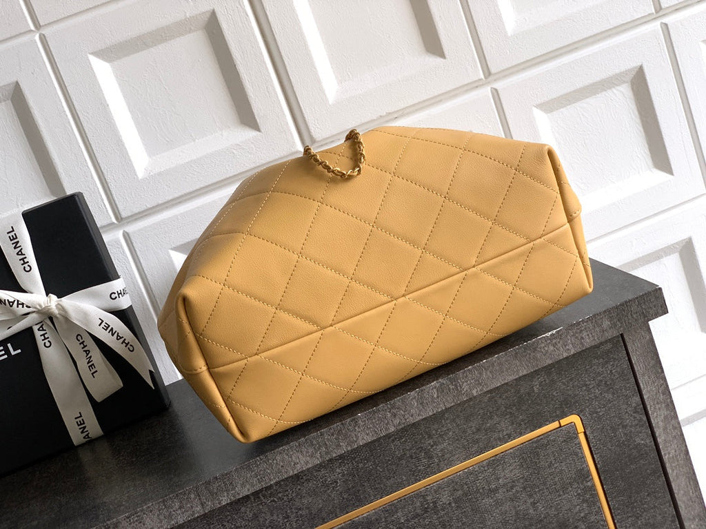 Chanel 26C Hobo Bag Beige Cowhide GHW 272334